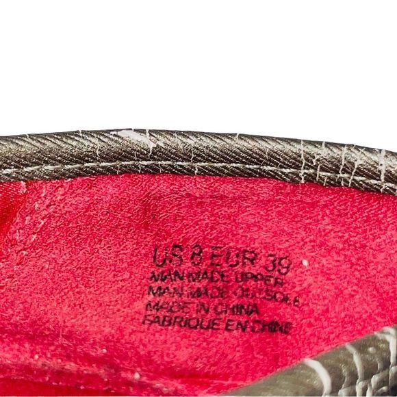 AE Silver Metallic Snakeskin Ballet Flats, Size 8 - Picture 11 of 11